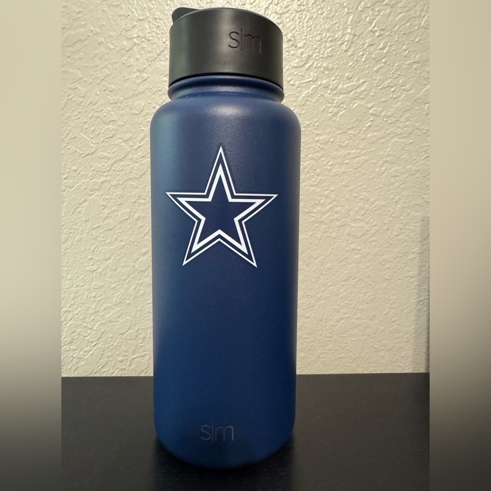 NWT Licensed NFL Dallas Cowboys Simple Modern 32 oz Summit Water Bottle